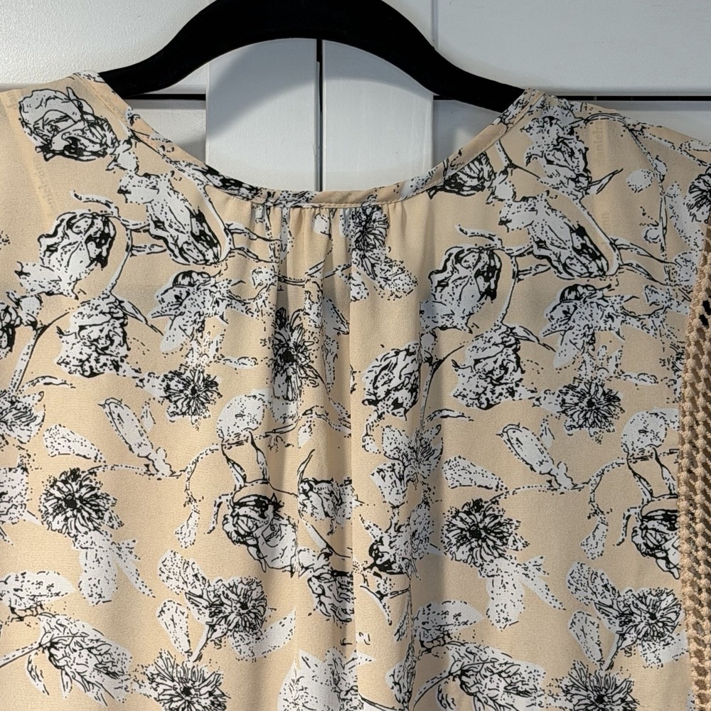Daniel Rainn Cream Floral Tie-Neck Blouse - Picture 6 of 16